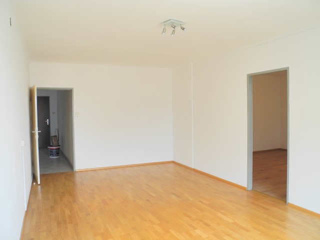 WG-taugliche Wohnung mit Loggia, 2 Küchen und 2 Bäder, Nähe Klinik Floridsdorf