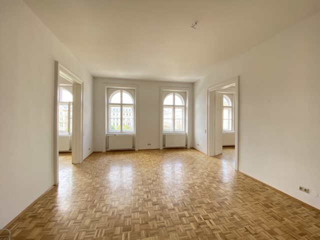 Altbauwohnung mit 3 Zimmern am Rudolfsplatz ***unbefristet***